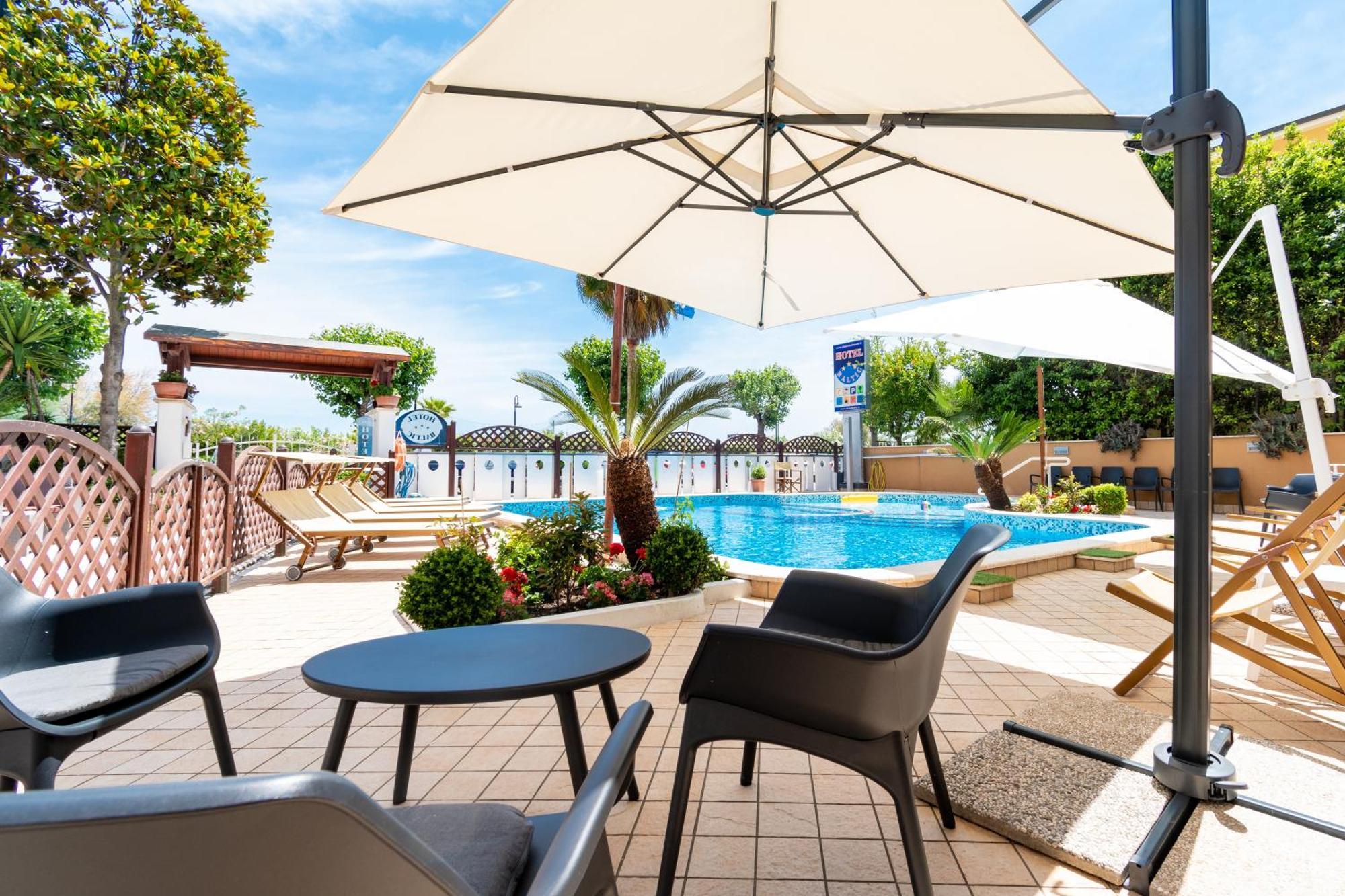Hotel Baltic Alba Adriatica Exterior foto