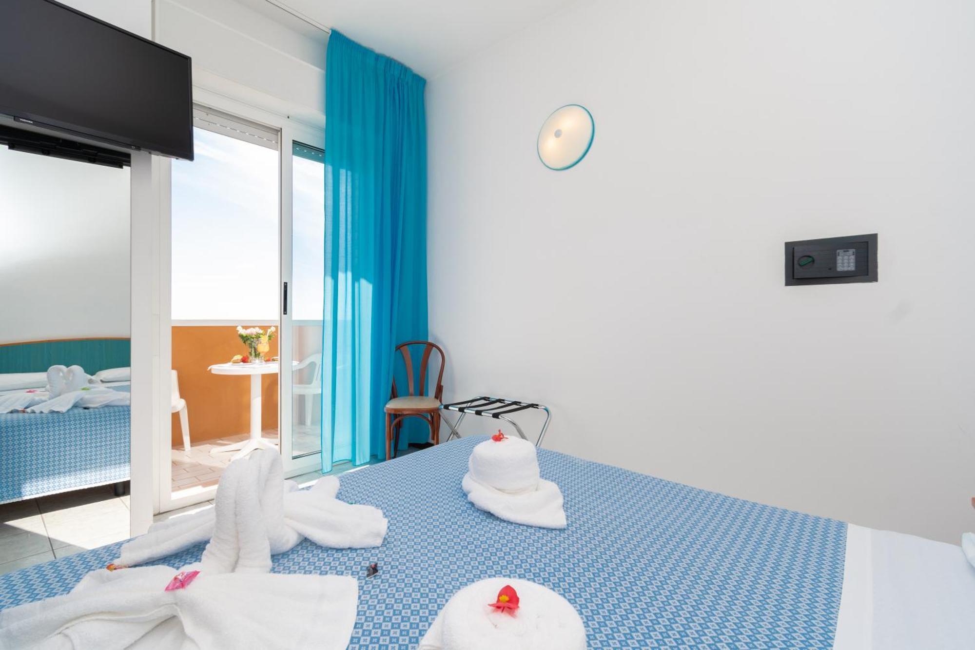 Hotel Baltic Alba Adriatica Exterior foto